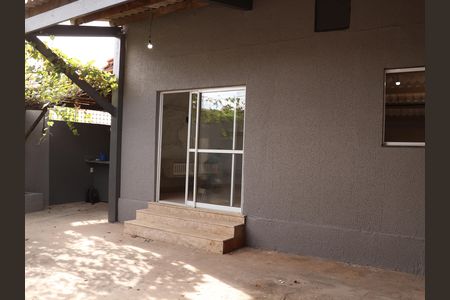 Casa à venda com 120m², 2 quartos e 2 vagasEntrada