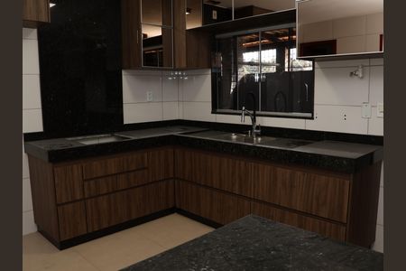 Casa à venda com 120m², 2 quartos e 2 vagasCozinha