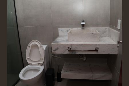 Casa à venda com 120m², 2 quartos e 2 vagasBanheiro da Suíte