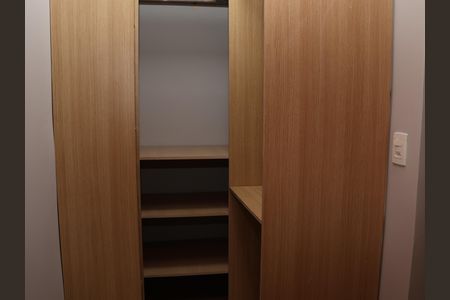 Casa à venda com 120m², 2 quartos e 2 vagascloset