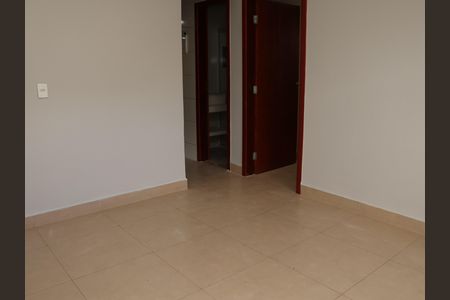 Casa à venda com 120m², 2 quartos e 2 vagasSala