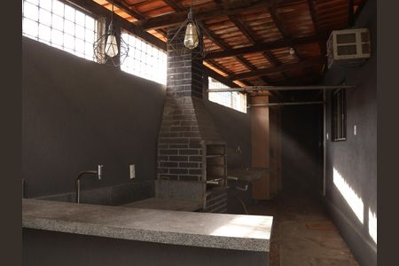 Casa à venda com 120m², 2 quartos e 2 vagasChurrasqueira