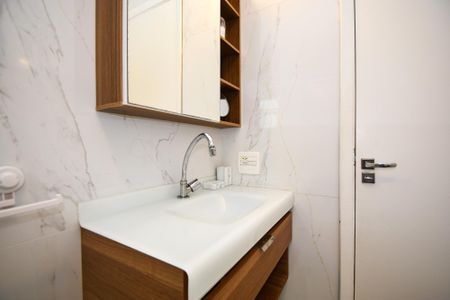 banheiro de apartamento para alugar com 1 quarto, 40m² em Sumaré, São Paulo