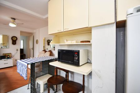 cozinha de apartamento para alugar com 1 quarto, 40m² em Sumaré, São Paulo