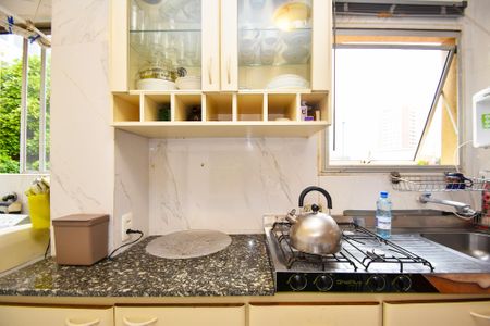 cozinha de apartamento para alugar com 1 quarto, 40m² em Sumaré, São Paulo