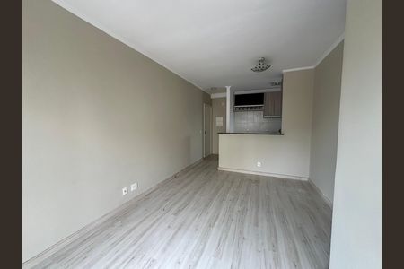 Sala de apartamento para alugar com 3 quartos, 67m² em Jardim Tupanci, Barueri