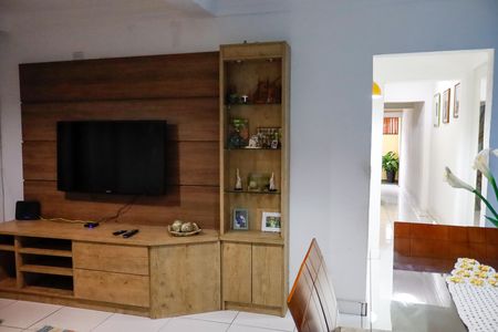 Casa à venda com 170m², 6 quartos e 1 vaga Casa à venda com 170m², 6 quartos e 1 vagasala