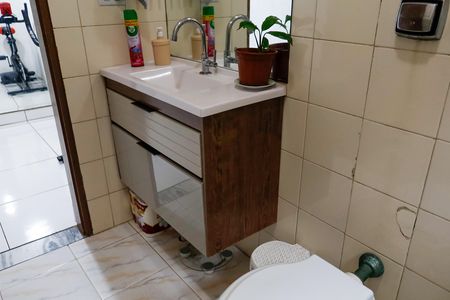 Casa à venda com 170m², 6 quartos e 1 vaga Casa à venda com 170m², 6 quartos e 1 vagaBanheiro