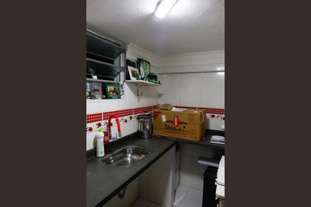 Casa à venda com 170m², 6 quartos e 1 vaga Casa à venda com 170m², 6 quartos e 1 vagaEscritório