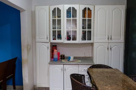 Casa à venda com 170m², 6 quartos e 1 vaga Casa à venda com 170m², 6 quartos e 1 vagaCozinha