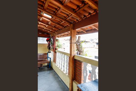 Casa à venda com 170m², 6 quartos e 1 vaga Casa à venda com 170m², 6 quartos e 1 vagaSacada