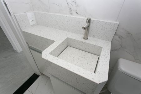 Apartamento para alugar com 43m², 2 quartos e sem vagaBanheiro