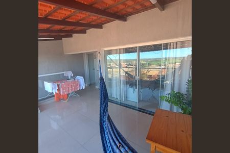 Casa à venda com 120m², 4 quartos e 2 vagasVaranda