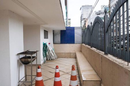 Apartamento para alugar com 223m², 3 quartos e 2 vagas Apartamento para alugar com 223m², 3 quartos e 2 vagasFachada e portaria