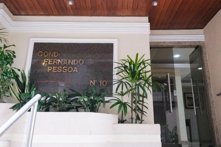Apartamento para alugar com 223m², 3 quartos e 2 vagas Apartamento para alugar com 223m², 3 quartos e 2 vagasFachada e portaria