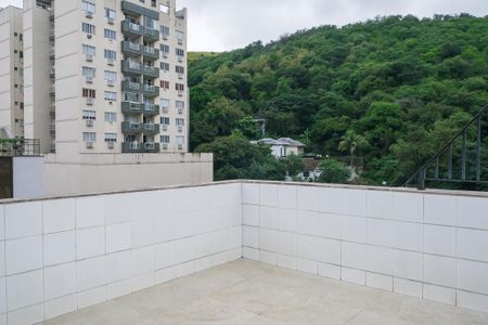 Apartamento para alugar com 223m², 3 quartos e 2 vagas Apartamento para alugar com 223m², 3 quartos e 2 vagasTerraço
