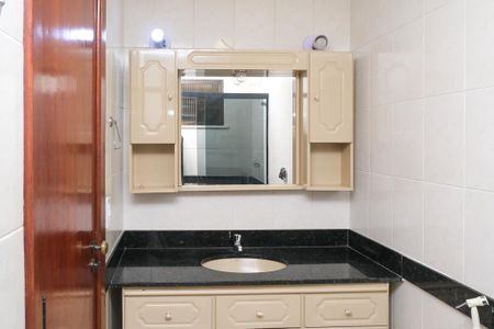 Apartamento para alugar com 223m², 3 quartos e 2 vagas Apartamento para alugar com 223m², 3 quartos e 2 vagasBanheiro Social