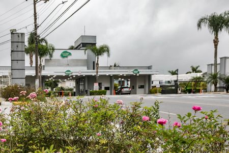 Casa de condomínio para alugar com 345m², 3 quartos e 4 vagas Casa de condomínio para alugar com 345m², 3 quartos e 4 vagasFachada
