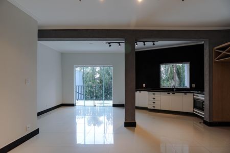 Casa de condomínio para alugar com 345m², 3 quartos e 4 vagas Casa de condomínio para alugar com 345m², 3 quartos e 4 vagasCozinha
