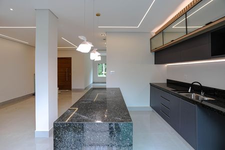 Casa de condomínio para alugar com 345m², 3 quartos e 4 vagas Casa de condomínio para alugar com 345m², 3 quartos e 4 vagasCozinha
