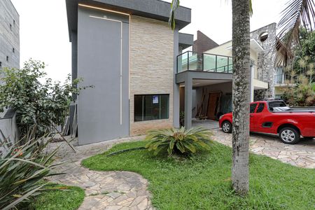 Casa de condomínio para alugar com 345m², 3 quartos e 4 vagas Casa de condomínio para alugar com 345m², 3 quartos e 4 vagasFachada
