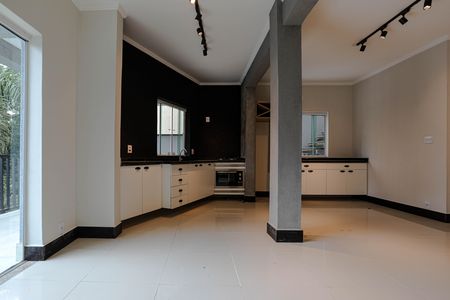 Casa de condomínio para alugar com 345m², 3 quartos e 4 vagas Casa de condomínio para alugar com 345m², 3 quartos e 4 vagasCozinha