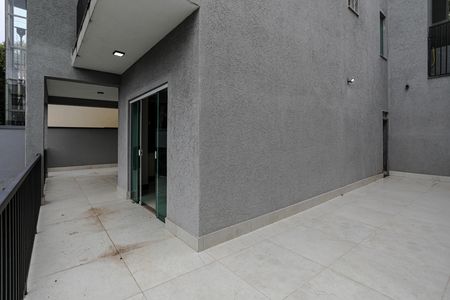 Casa de condomínio para alugar com 345m², 3 quartos e 4 vagas Casa de condomínio para alugar com 345m², 3 quartos e 4 vagasQuintal