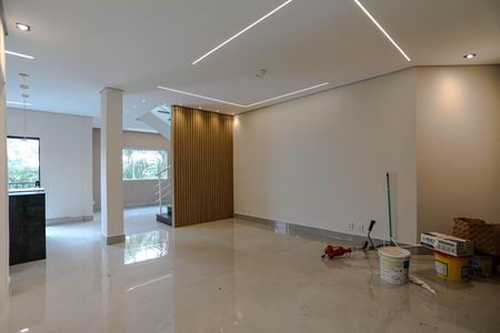 Casa de condomínio para alugar com 345m², 3 quartos e 4 vagas Casa de condomínio para alugar com 345m², 3 quartos e 4 vagasSala