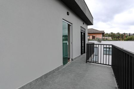 Casa de condomínio para alugar com 345m², 3 quartos e 4 vagas Casa de condomínio para alugar com 345m², 3 quartos e 4 vagasVaranda