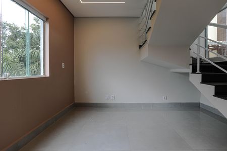 Casa de condomínio para alugar com 345m², 3 quartos e 4 vagas Casa de condomínio para alugar com 345m², 3 quartos e 4 vagasSala de Jantar