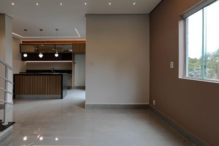 Casa de condomínio para alugar com 345m², 3 quartos e 4 vagas Casa de condomínio para alugar com 345m², 3 quartos e 4 vagasSala de Jantar