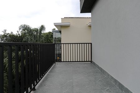 Casa de condomínio para alugar com 345m², 3 quartos e 4 vagas Casa de condomínio para alugar com 345m², 3 quartos e 4 vagasVaranda