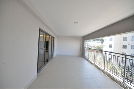Apartamento à venda com 155m², 3 quartos e 2 vagasSacada da Sala