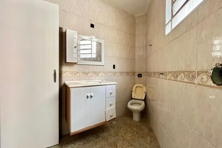 Casa para alugar com 157m², 3 quartos e 2 vagas Casa para alugar com 157m², 3 quartos e 2 vagasBanheiro Corredor