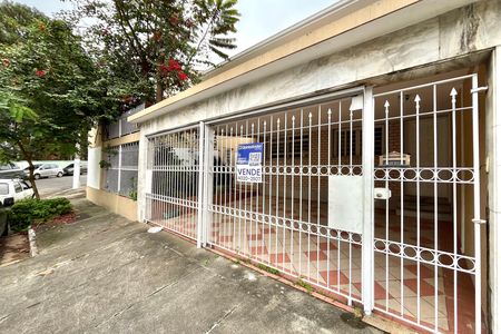 Casa para alugar com 157m², 3 quartos e 2 vagas Casa para alugar com 157m², 3 quartos e 2 vagasFachada