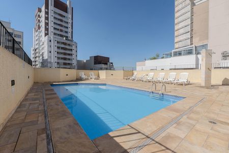 Studio à venda com 29m², 1 quarto e sem vaga Studio à venda com 29m², 1 quarto e sem vagaÁrea comum - Piscina