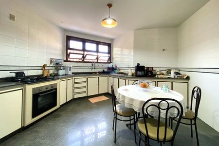 Casa à venda com 360m², 5 quartos e 4 vagas