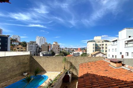 Casa à venda com 360m², 5 quartos e 4 vagas