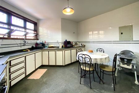 Casa à venda com 360m², 5 quartos e 4 vagas