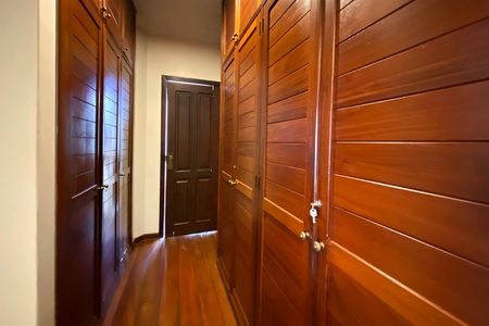Casa à venda com 360m², 5 quartos e 4 vagas