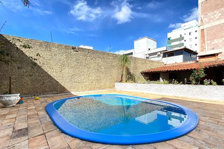 Casa à venda com 360m², 5 quartos e 4 vagas