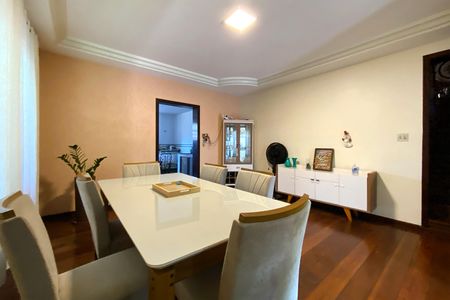 Casa à venda com 5 quartos, 360m² em Fernão Dias, Belo Horizonte