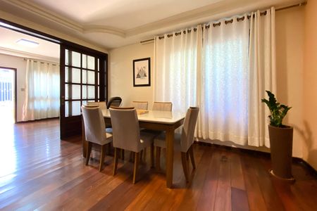 Casa à venda com 360m², 5 quartos e 4 vagas