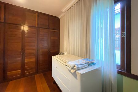 Casa à venda com 360m², 5 quartos e 4 vagas