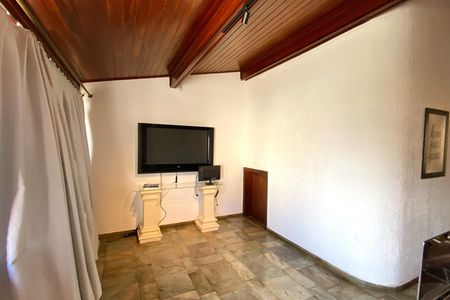 Casa à venda com 360m², 5 quartos e 4 vagas