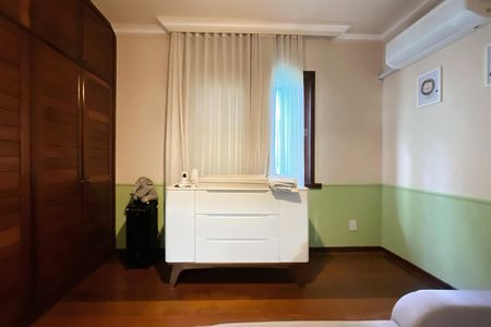 Casa à venda com 360m², 5 quartos e 4 vagas