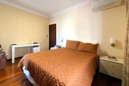 Casa à venda com 360m², 5 quartos e 4 vagas
