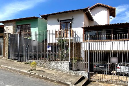 Casa à venda com 360m², 5 quartos e 4 vagas