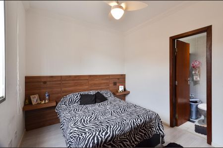 Apartamento à venda com 108m², 3 quartos e 2 vagas Apartamento à venda com 108m², 3 quartos e 2 vagasSuíte
