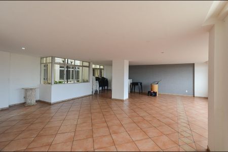 Apartamento à venda com 108m², 3 quartos e 2 vagas Apartamento à venda com 108m², 3 quartos e 2 vagasÁrea comum - Salão de festas